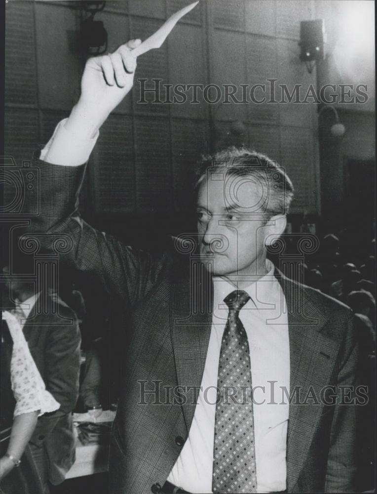 Press Photo Herbert Gruhl Member Of The West-German Bundestag - Historic Images