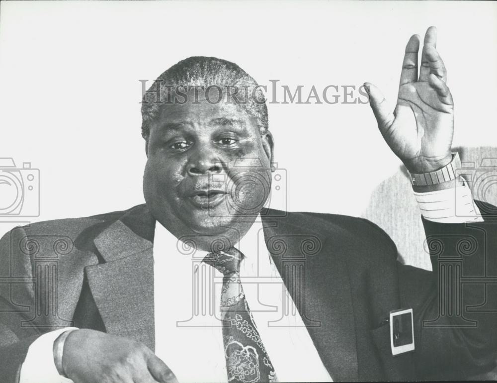 1977 Press Photo Joshua Nkomo Leader Patriotic Front Addresses Press Conference - Historic Images