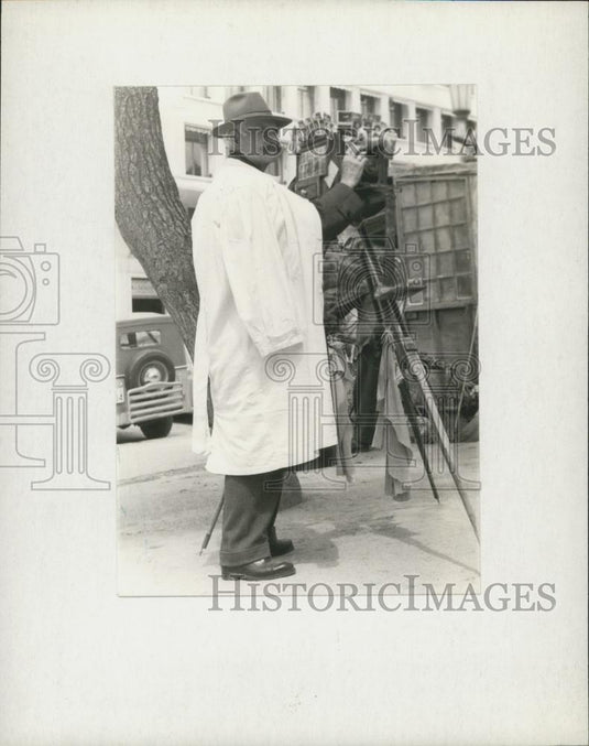 Press Photo Old Fashioned Photographer, Athens, Greece, Tourism - Historic Images