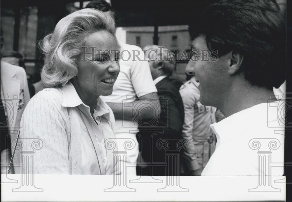 Press Photo Actor Dustin Hoffman With Ethel Kennedy - Historic Images