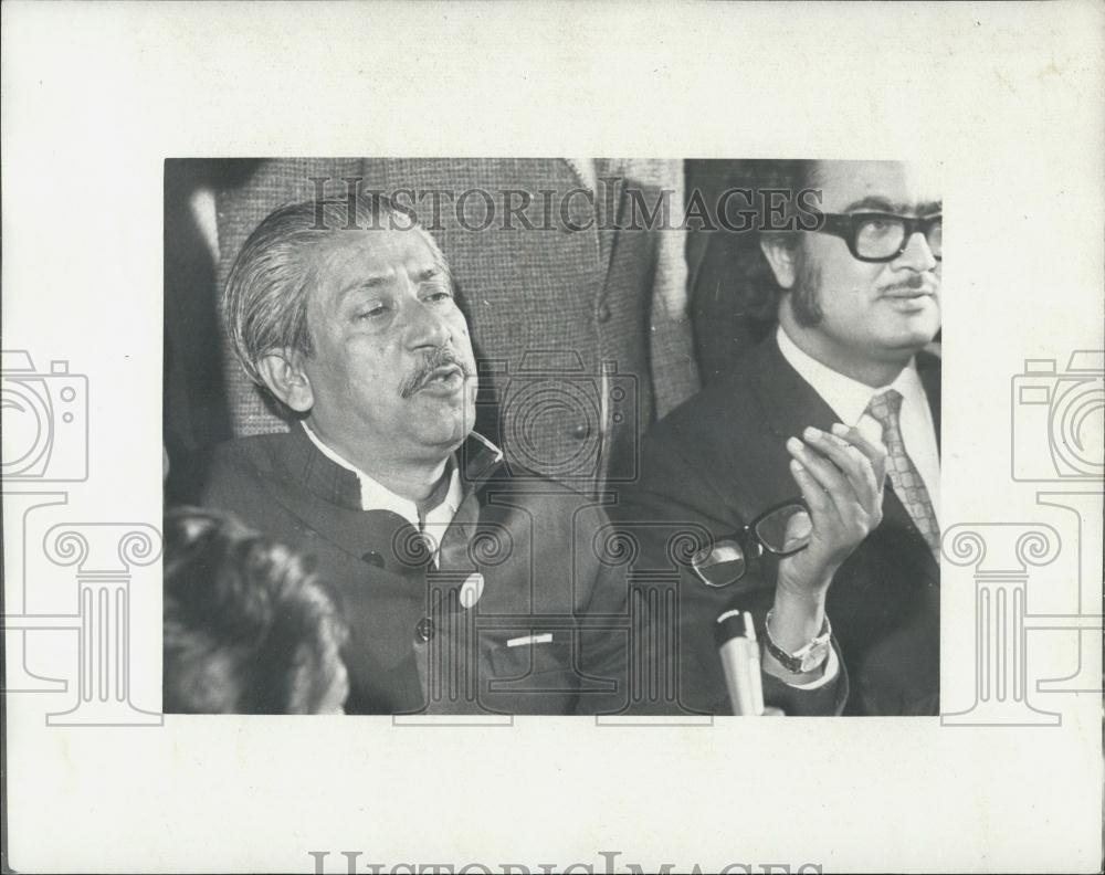 Press Photo Shiek Mujibur Rahman at London Press Conference - Historic Images