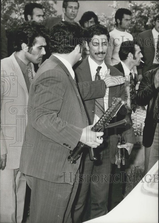 1973 Press Photo Cypriot Police Examine Plane Highjacked By Arabs-El Al Plane - Historic Images