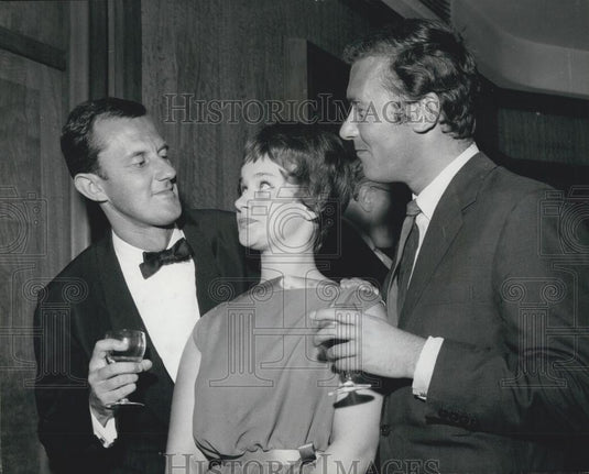 1961 Press Photo John Osborne attends premiere of "Taste of Honey" - Historic Images