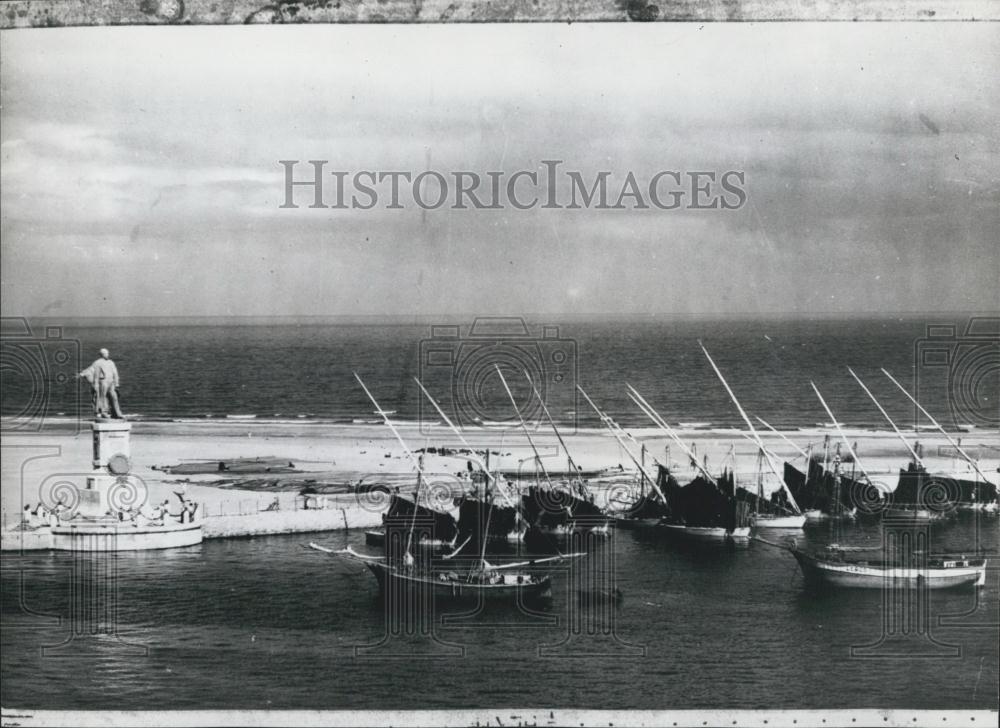 Press Photo Suez at the Mediterranean End of the Canal - Historic Images