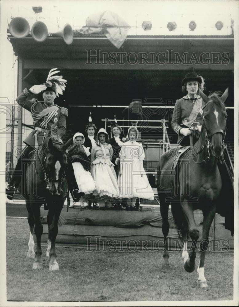 1954 Press Photo Dress Rehearsal of the Royal Artillery Tattoo - Historic Images