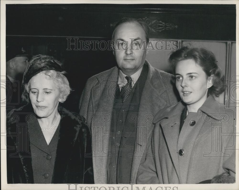 1954 Press Photo British Ambassador Sir Gladwyn Jebb, Stella And Mrs. Jebb - Historic Images