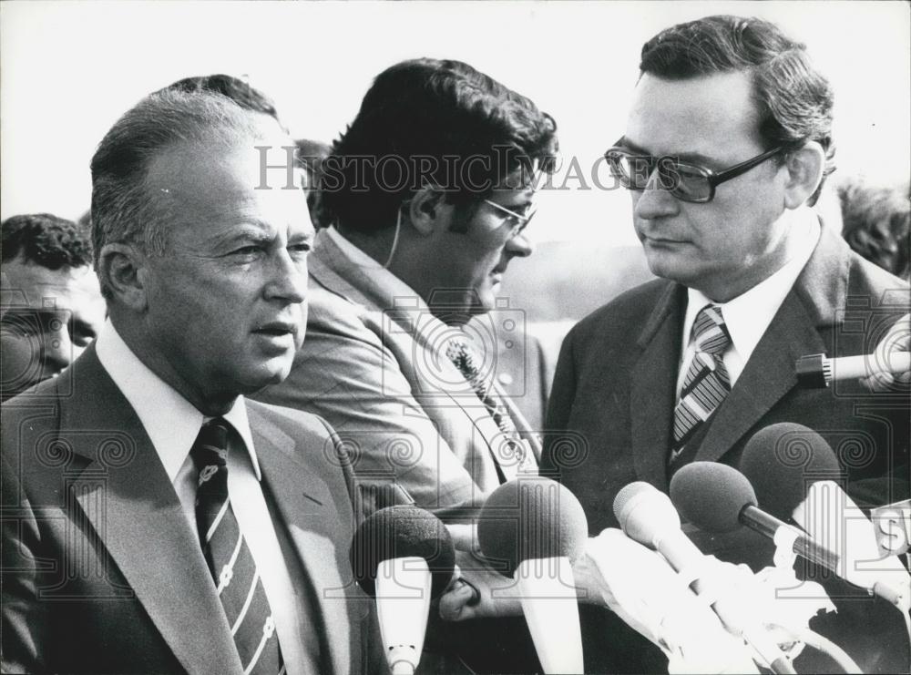 Press Photo Israeli Prime Minister Itzchak Rabin Mayor Klaus Schutz West Berlin - Historic Images