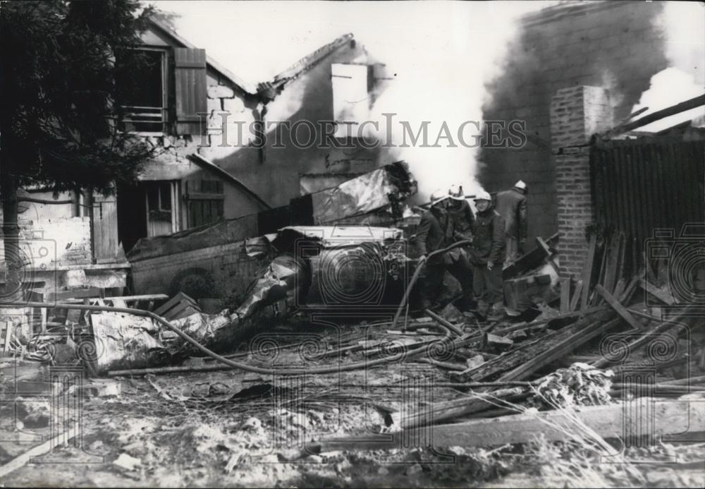 Press Photo Jet Plane Crashes In France - Historic Images