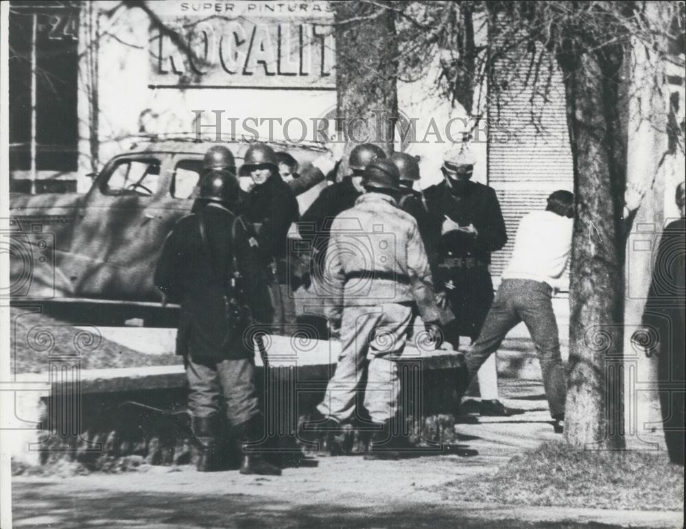 1970 Press Photo Police Hunt For Terrorist In Montevideo - Historic Images