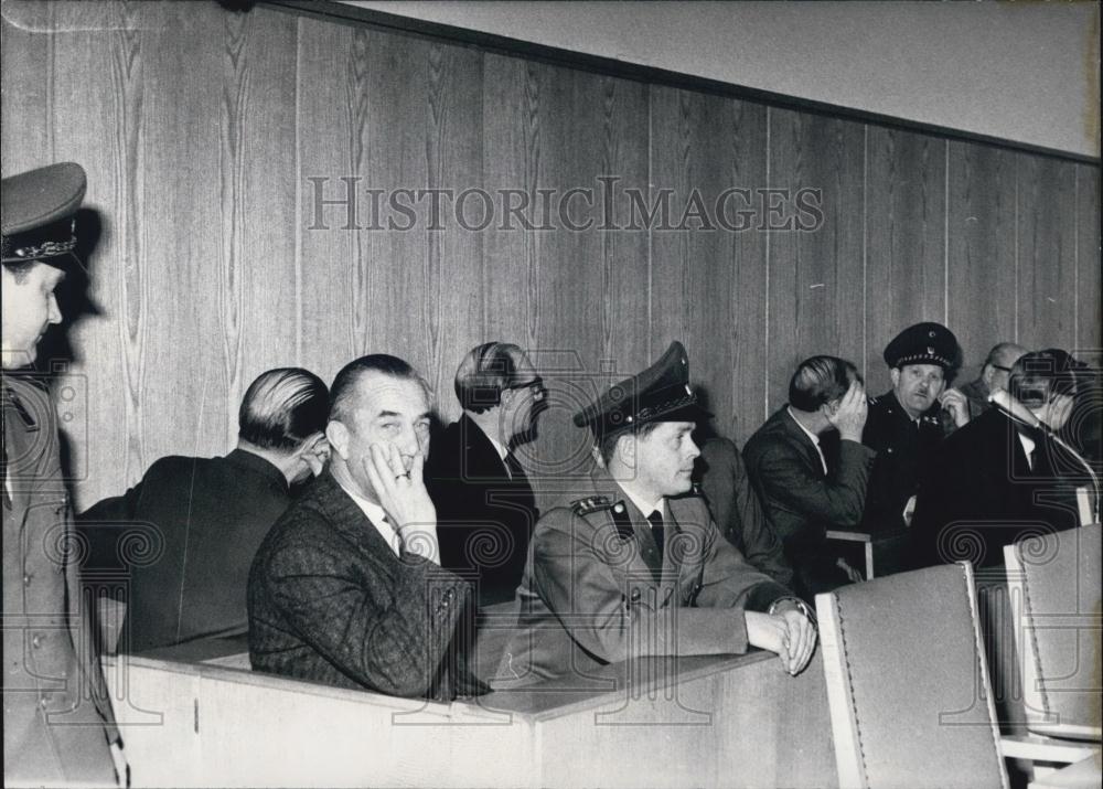 1965 Press Photo Defense in the "Sachsenhausenprozess" Trial - Historic Images