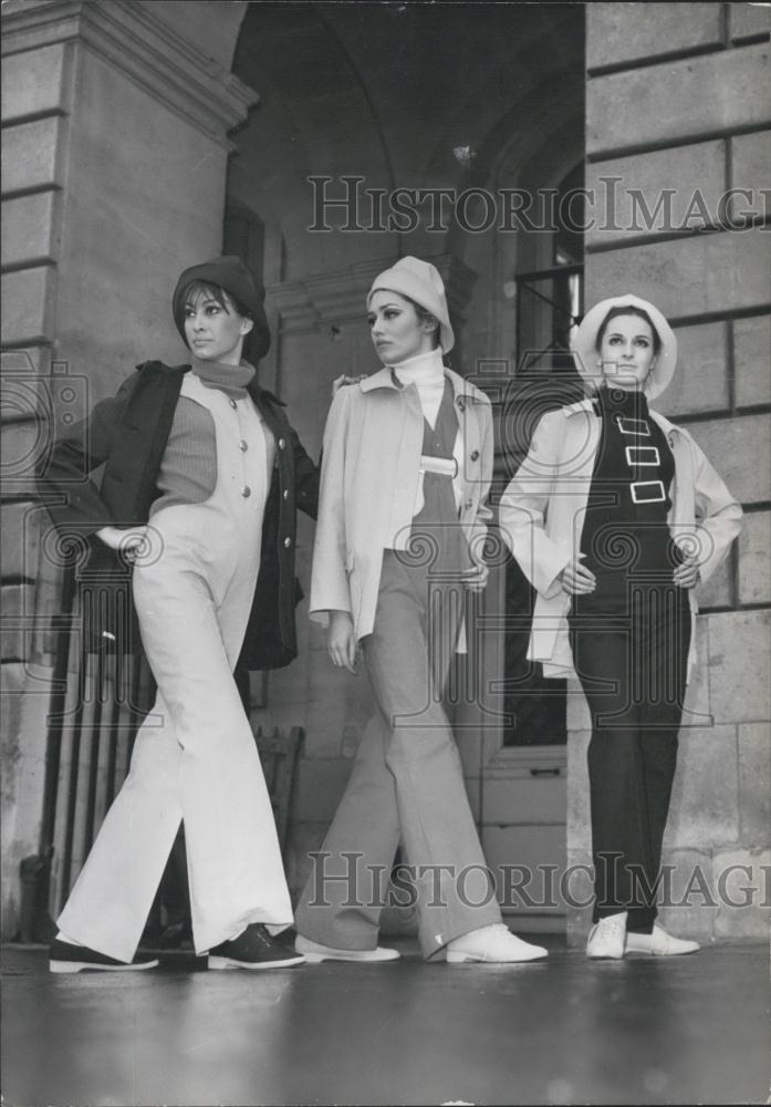 1967 Press Photo Mannequins Modelling Fashions By Jacques Esterel, Paris - Historic Images