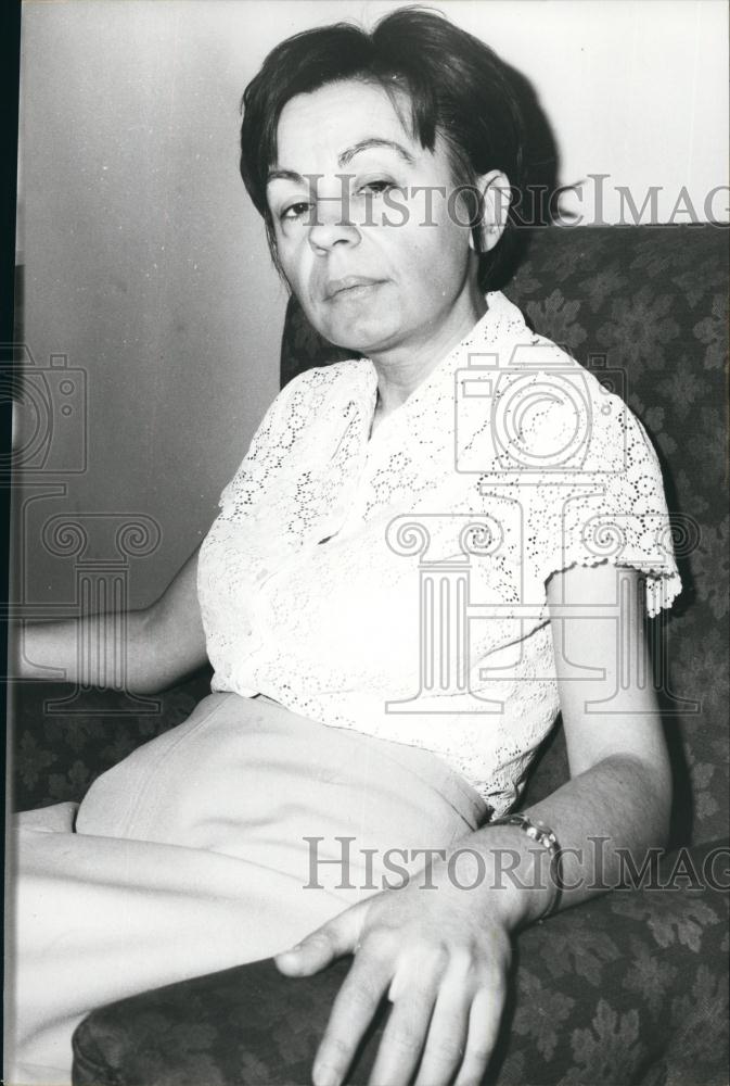 Press Photo Woman - Historic Images