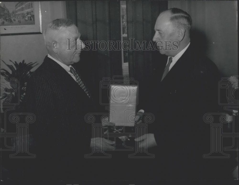 1953 Press Photo New Berlin Mayor Schreiber - Historic Images