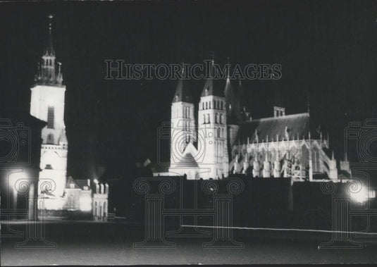 1953 Press Photo amous Belfry and the Cathedral of Tournai, Belgium, Floodlighte - Historic Images