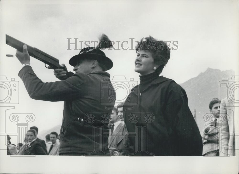 Press Photo German American Festival Of Rifle-Men In Garmisch - Historic Images