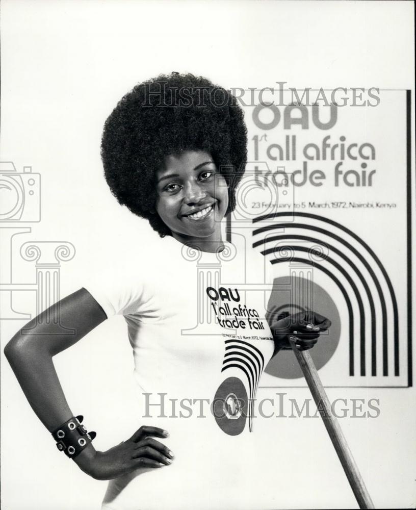 1972 Press Photo OAU T&#39;all African Trade Fair Model - Historic Images