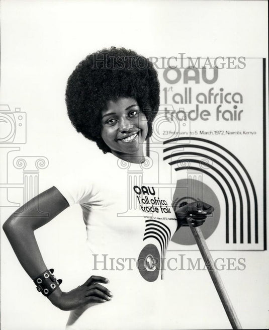 1972 Press Photo OAU T'all African Trade Fair Model - Historic Images