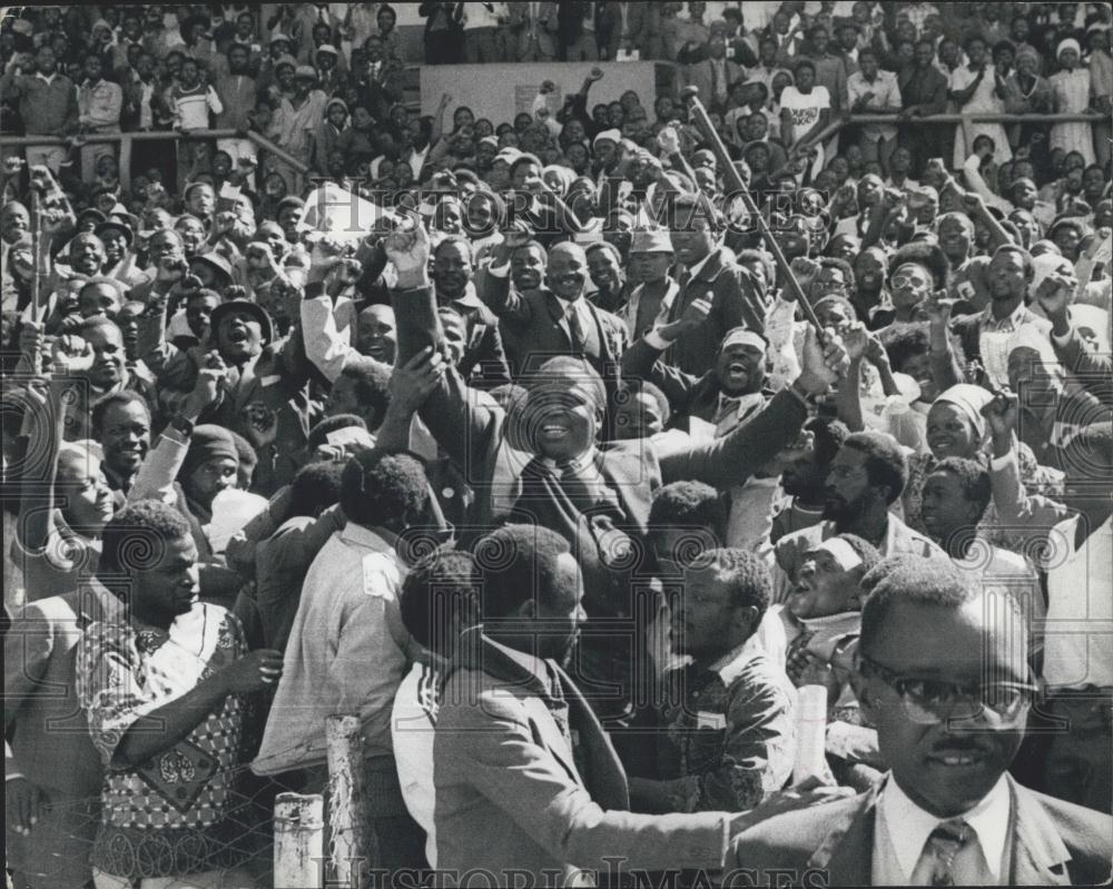 1977 Press Photo Rev Sithole Conference at Football Stadium - Historic Images