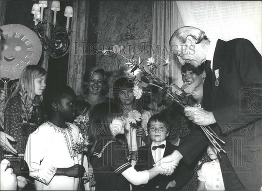 Press Photo Children of Various Nationalities, Vienna - Historic Images