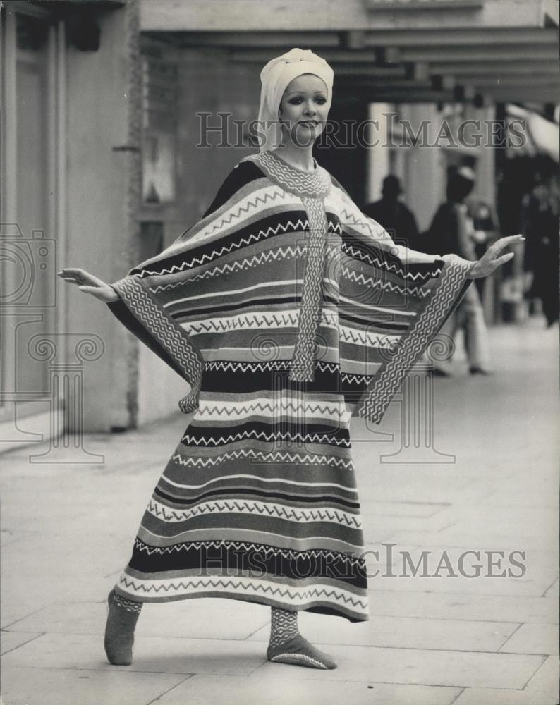 1971 Press Photo Knitmaster Design-Knit Fashion show in London - Historic Images