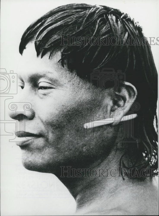 Press Photo Novel pencil holder - Historic Images