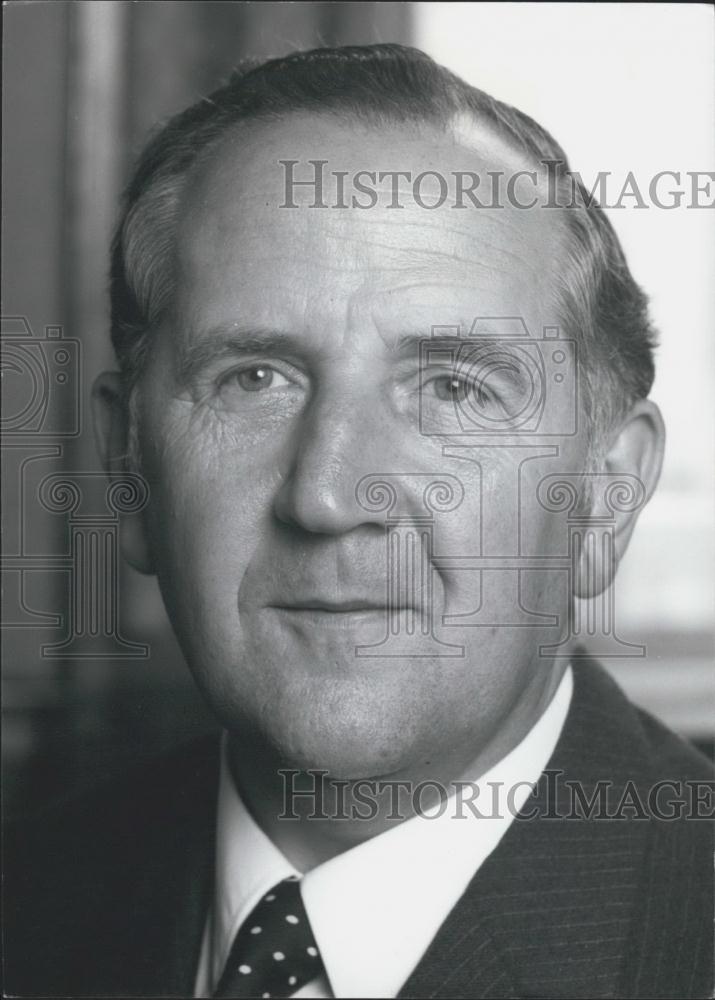 Press Photo Mr. C. van Veen, secretary of Science and Education_Germany - Historic Images