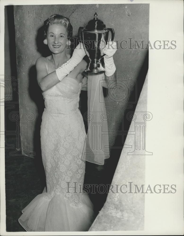 1958 Press Photo Mrs. Bertha Griffiths,Britain&#39;s Most Glamorous Grandmother - Historic Images