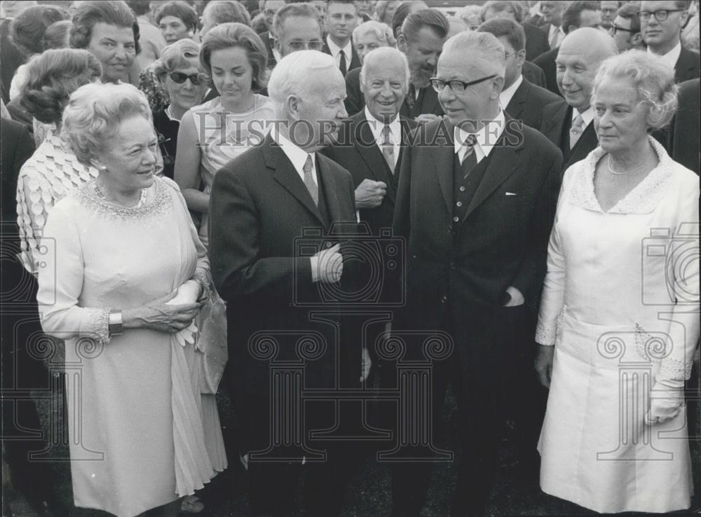 Press Photo Bundesprasident" Heinrich Lubke & wife &Gustav Heinemann& wife - Historic Images
