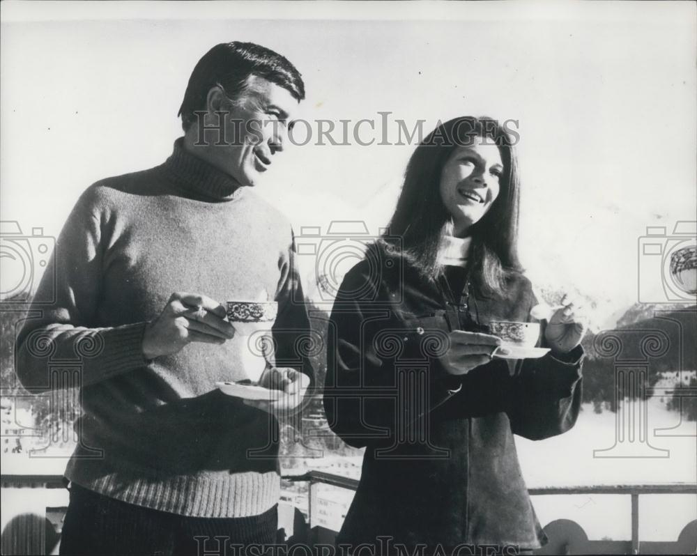 1966 Press Photo Patrick O&#39;Neal, Baroness Fiona Thyssen - Historic Images