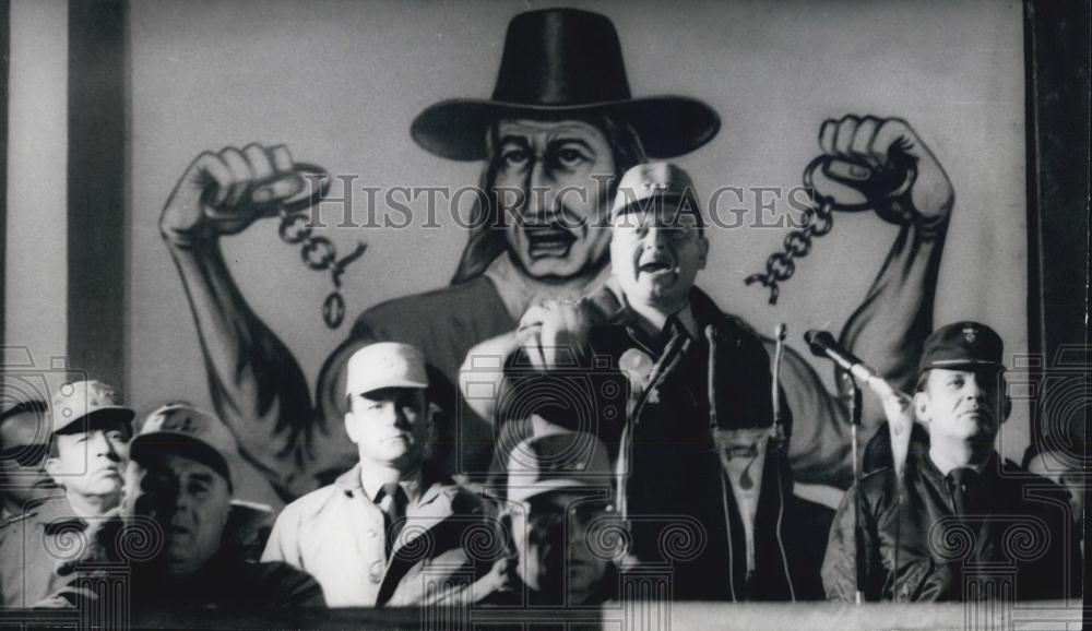 1971 Press Photo Demonstration Acclaiming Peruvian President Velasco Revolution - Historic Images