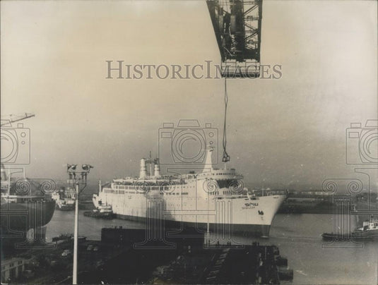 1964 Press Photo The "Shalom" in the Saint-Nazaire dock-yards. - Historic Images