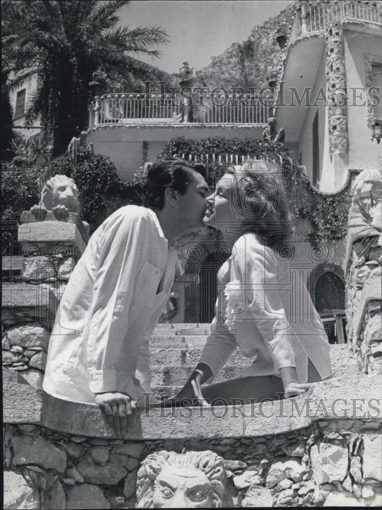 1962 Press Photo Linda Christian with her husband Edmund Purdon - Historic Images