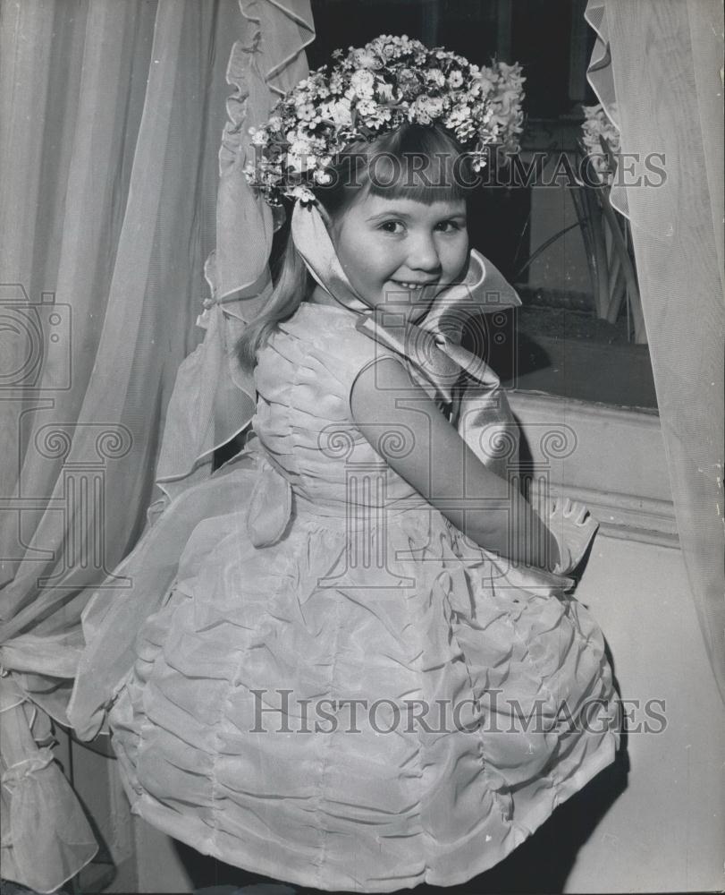 1964 Press Photo Easter Bonnet 6 Spring Collection by Madame Vernier in London - Historic Images