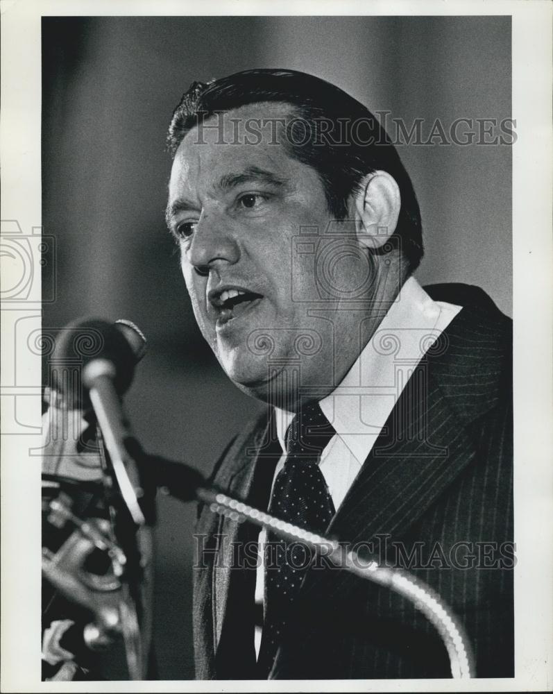 1975 Press Photo Democratic Presidential Candidate Fred Harris - Historic Images