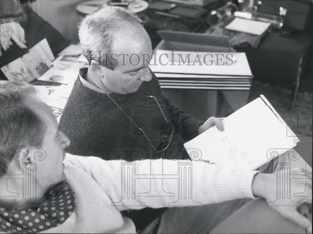 Press Photo Philip Rosenthal & Designer Richard Latham. - Historic Images