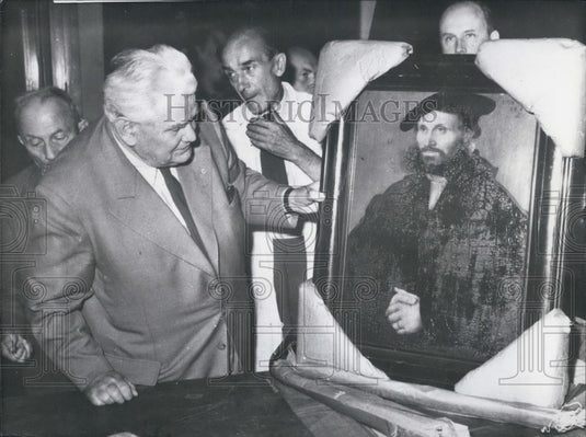 1959 Press Photo Two Cranach Paintings Returned To Dresden - Historic Images