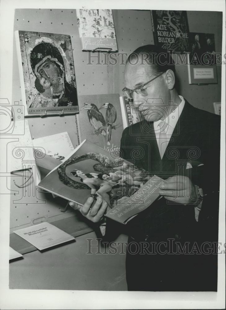 1958 Press Photo Herr Klaus Gysi,Director of a Berlin Book Publishing Company - Historic Images