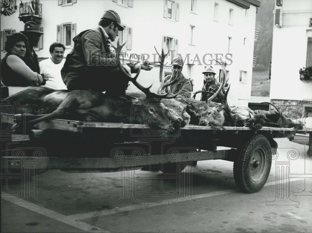 Press Photo village of Zernez Hunting Season Open Switzerland - Historic Images