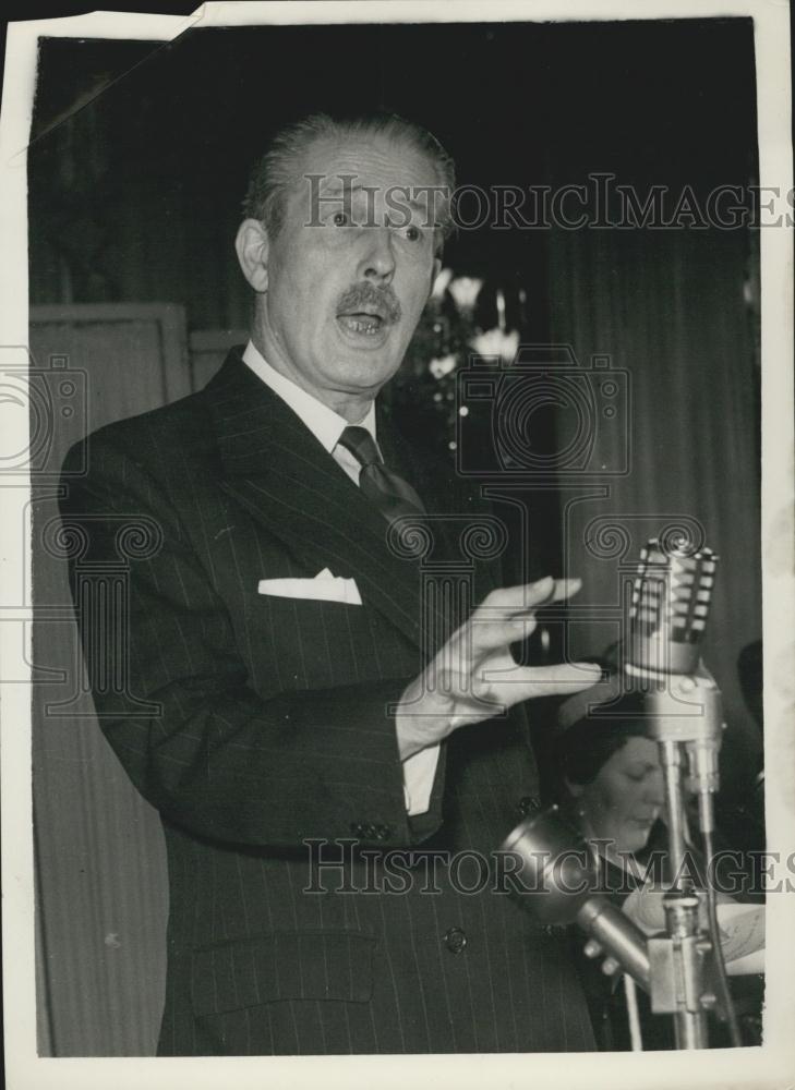 1955 Press Photo Foreign Secretary Harold MacMillan Speaking London Luncheon - Historic Images