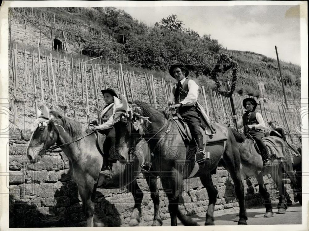 1953 Press Photo St. Gangolf's Pilgrimage and Ride in Neudenau - Historic Images