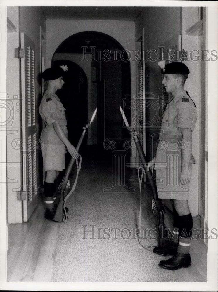 Press Photo Soldiers with fixed Bayouets guard the suite of M. Lauriel - Historic Images