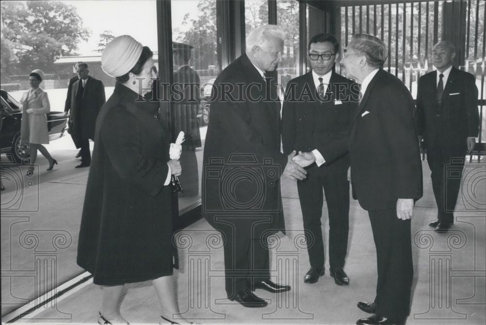 Press Photo Czech Pres Ludvik Svoboda &amp; wife &amp; Emperor Hirohito of Japan - Historic Images