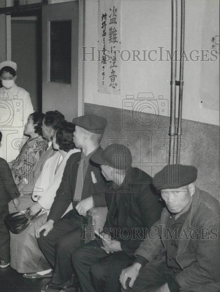 Press Photo Patients of Dr Watanabe - Historic Images