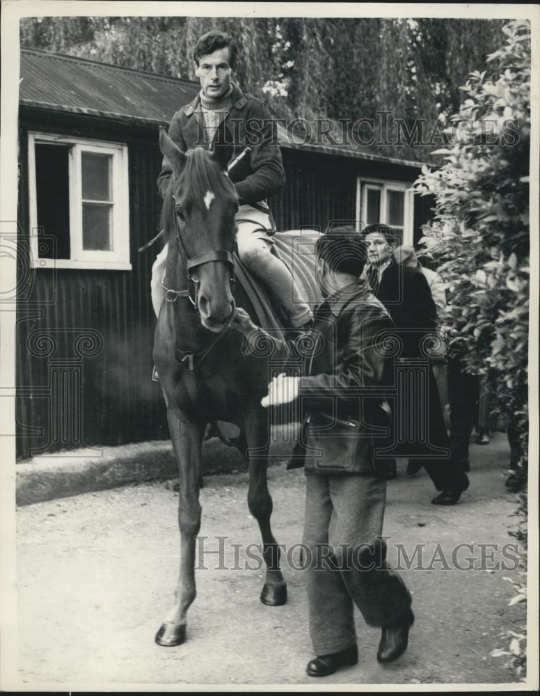 1955 Press Photo Captain Townsend goes riding once again - Historic Images