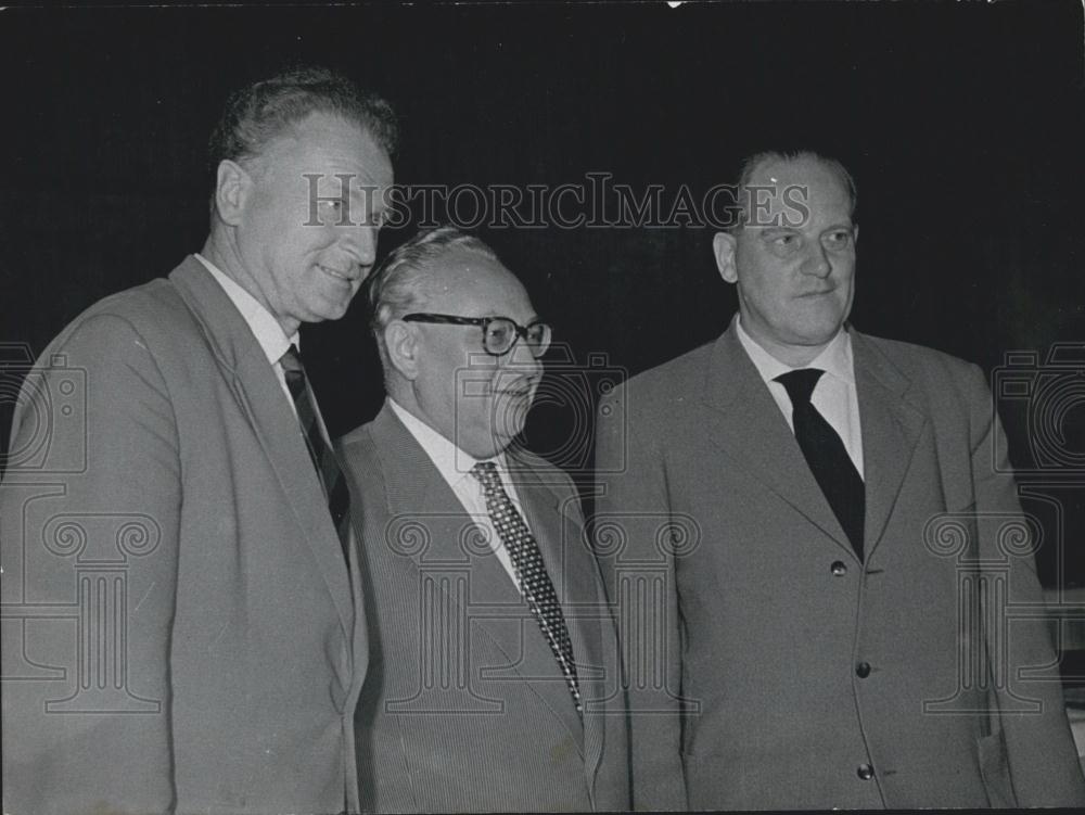 1958 Press Photo Erich Ollenhauer Waldem Von Knoeringen Herbert Wehner Stuttgart - Historic Images