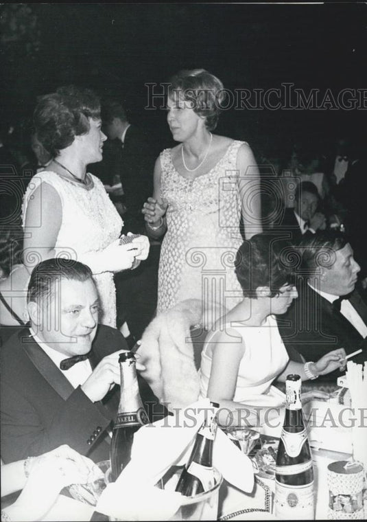 1966 Press Photo Franz Josef Strauss and Wife at Federal Press Party - Historic Images
