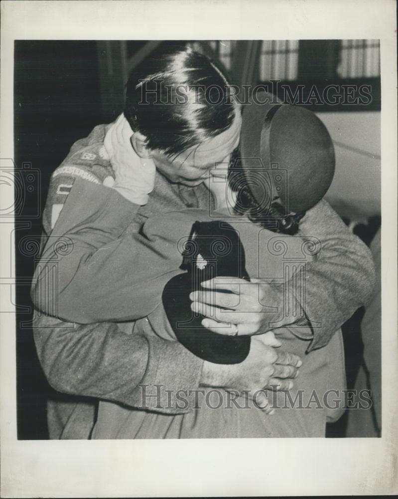 Press Photo Heroic Commander Lt Col. J.P. Carneo's Homecoming From Korean Prison - Historic Images