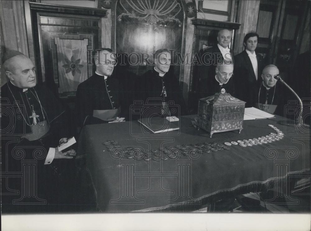 1974 Press Photo Ceremony for the Holy Year is the Recognation of the Holy Gate - Historic Images