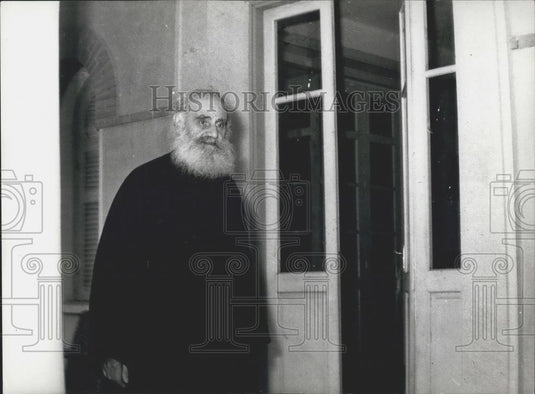 Press Photo Bishop Paphou Cennadios into the Cathedral of Semasol - Historic Images