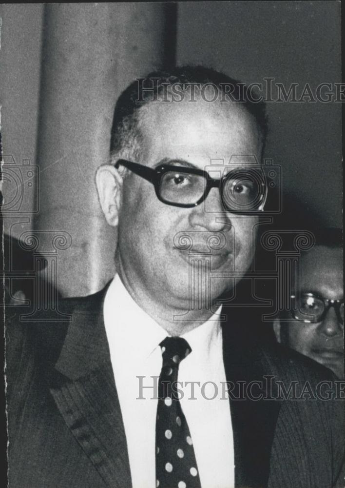 Press Photo Minister of State, Council of Minister Affairs Dr Esmal Abdel Meguid - Historic Images